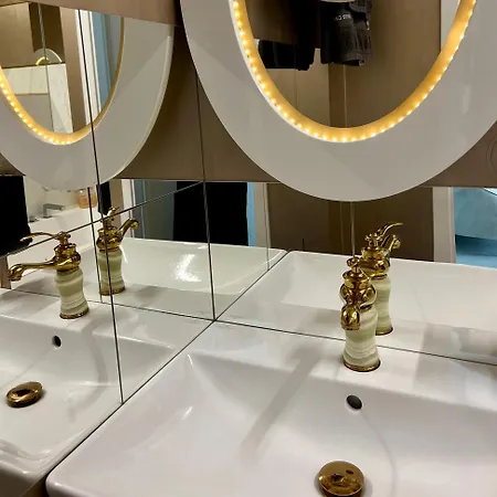 Uroczy 2 Osobne Marina Royal Palace *